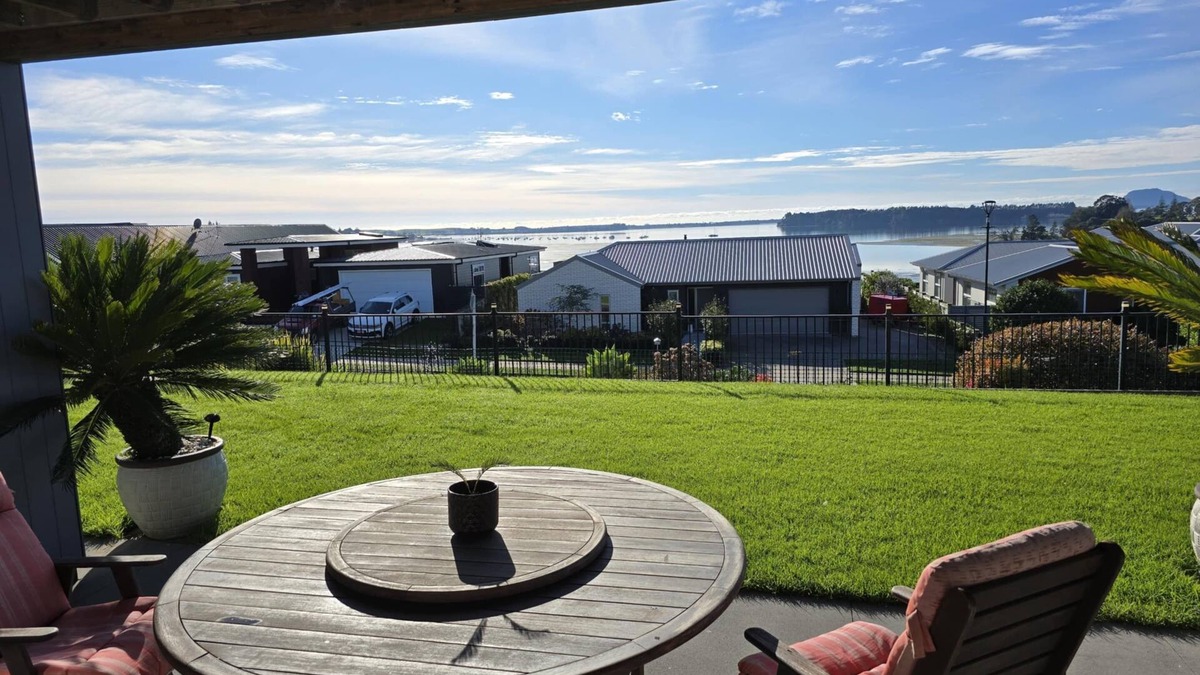 Omokoroa Apartment | Omokoroa Sea View Apartment, stunning views, amazing sun rises, quiet spot