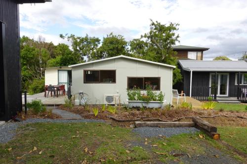 Tawharanui House | One Pigeon Takatu
