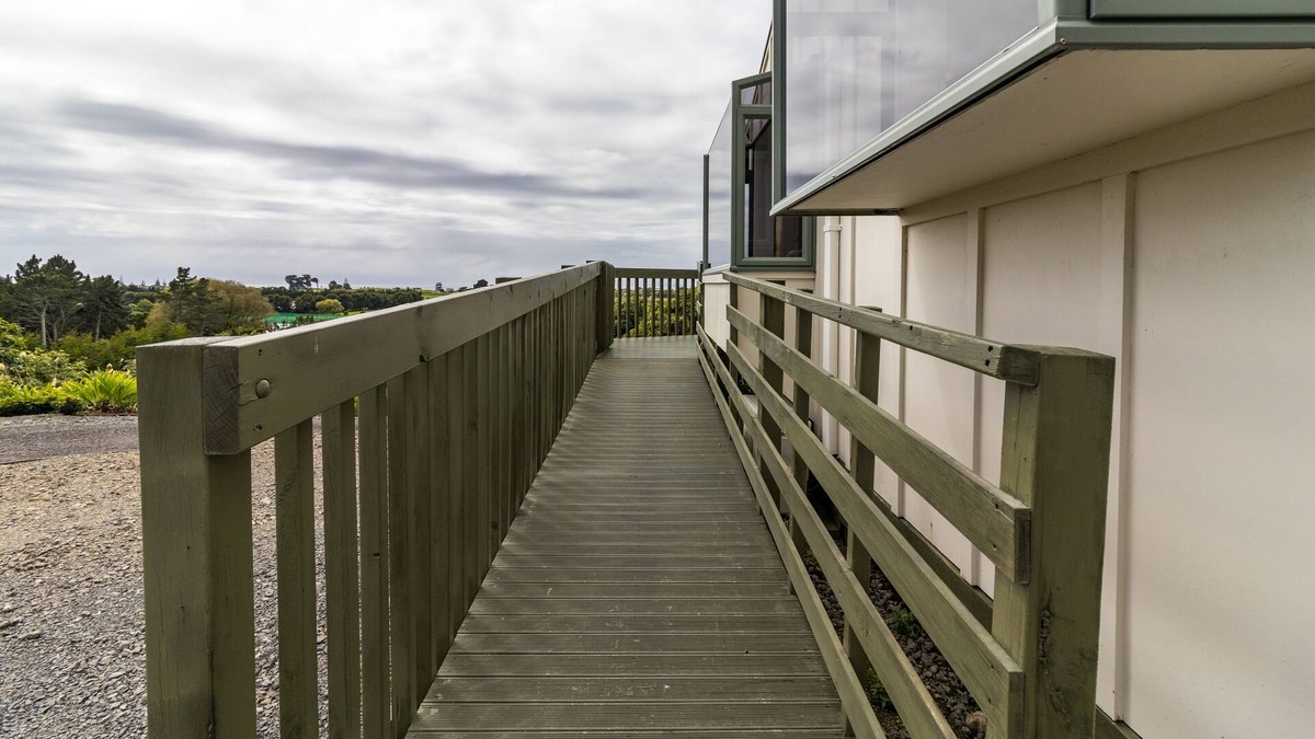 Athenree Cottage | Orchard Seaview Bach