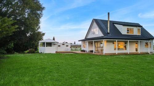 Riwaka Villa | Orchard View Villa - Gateway To Abel Tasman