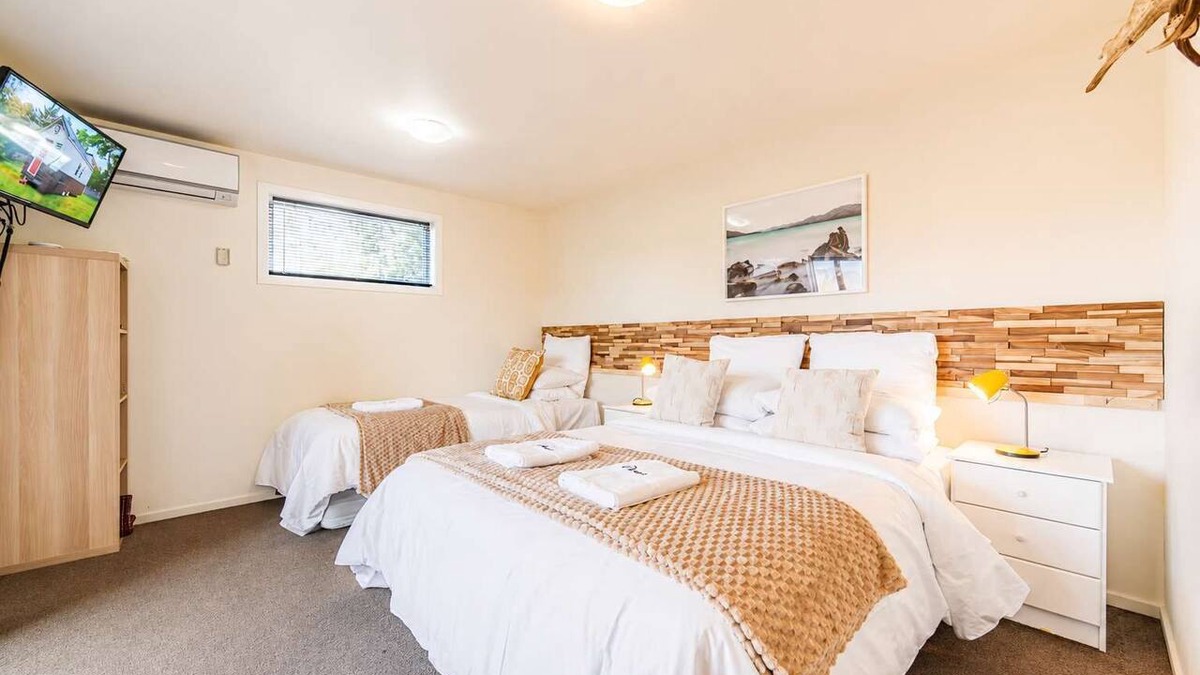 Tekapo House | Orion | Lake Tekapo | Hot Tub | Sleeps 3
