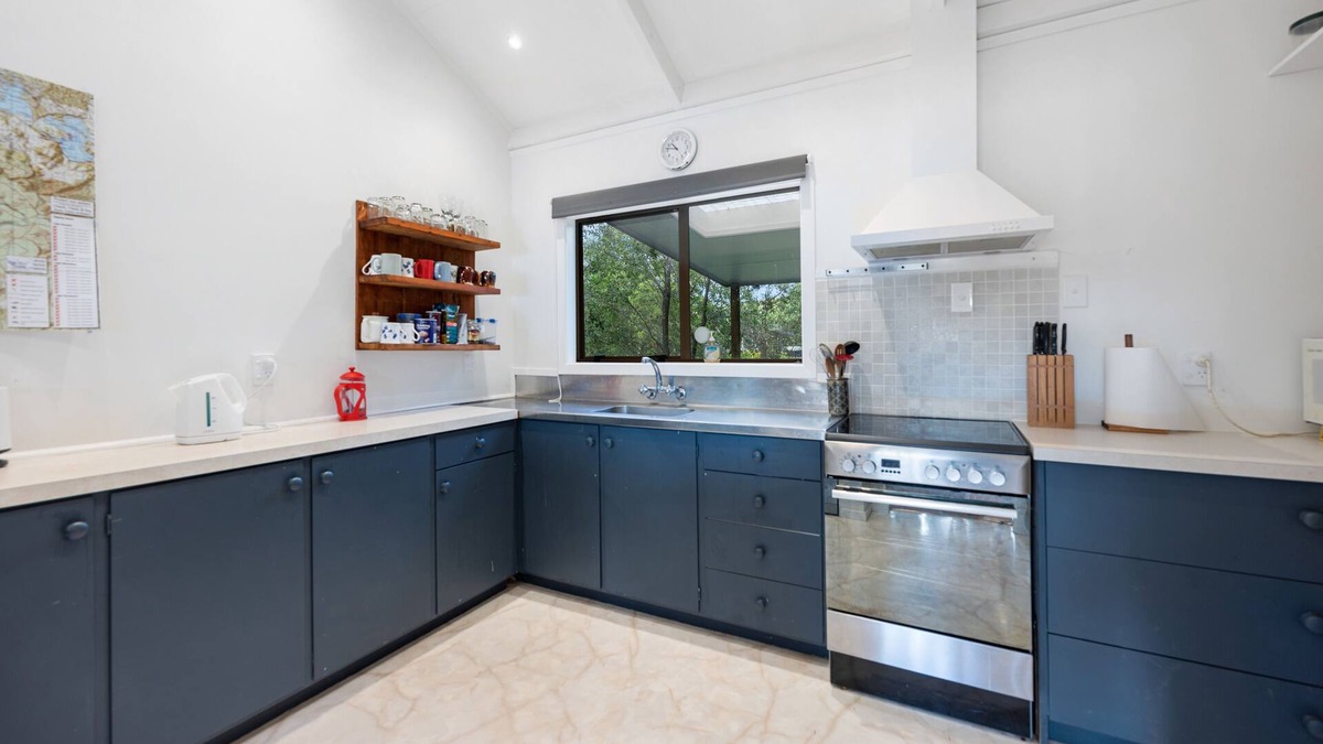 Lake Tarawera House | OTUMUTU LOOKOUT LAKEFRONT JETTY BOATSHED! 2 YEAR RENTAL AVAILABLE AFTER FEB 2025