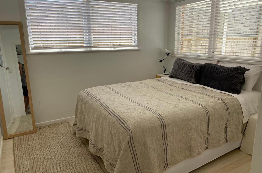 Mount Wellington Apartment | Own sunny quiet haven, own 1 bedroom house & garden with car park, central to Airport, CBD & Sylvia Park Mall