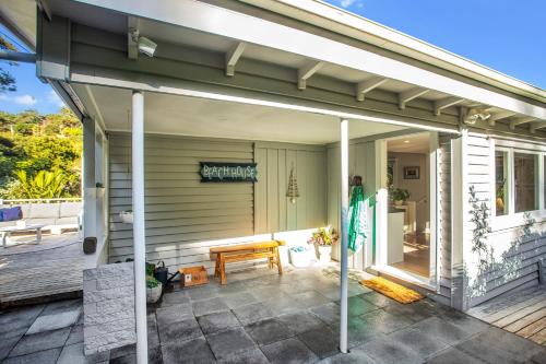 Palm Beach House | Palm Cottage - Stay Waiheke