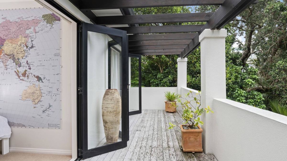 Stanmore Bay House | Palm Gardens - Stanmore Bay Holiday Home