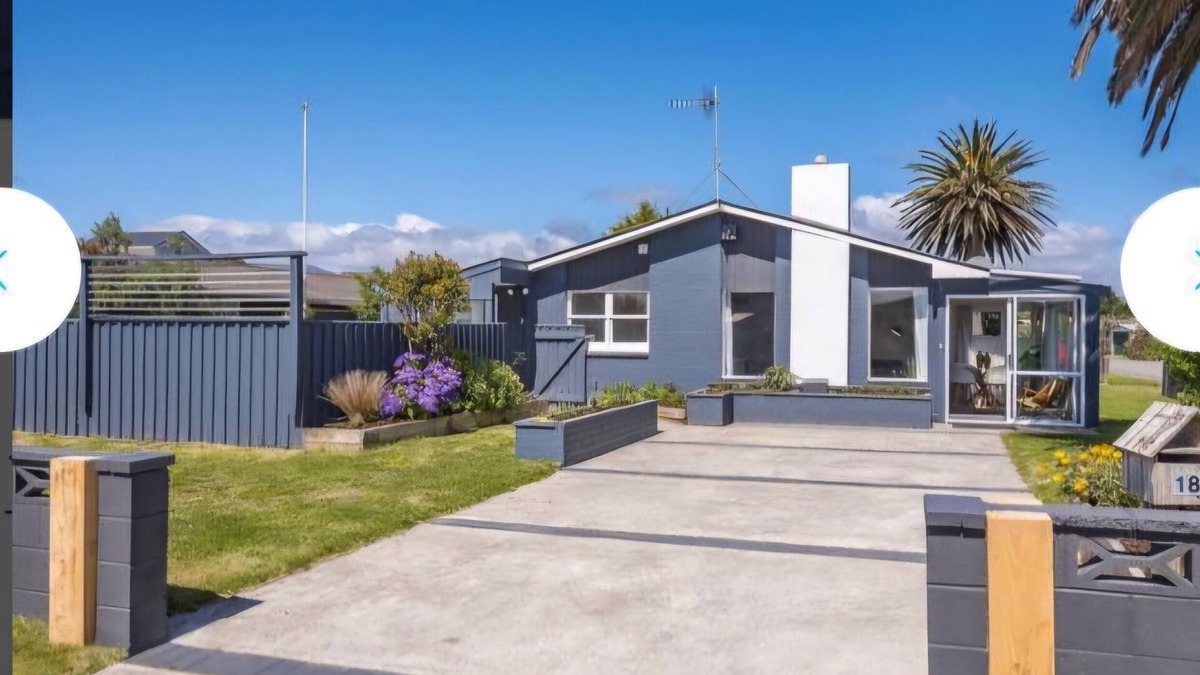 Paraparaumu Beach House | Palm Haven Beach Retreat