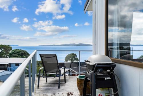 Snells Beach House | Panui Views - Snells Beach Holiday Home