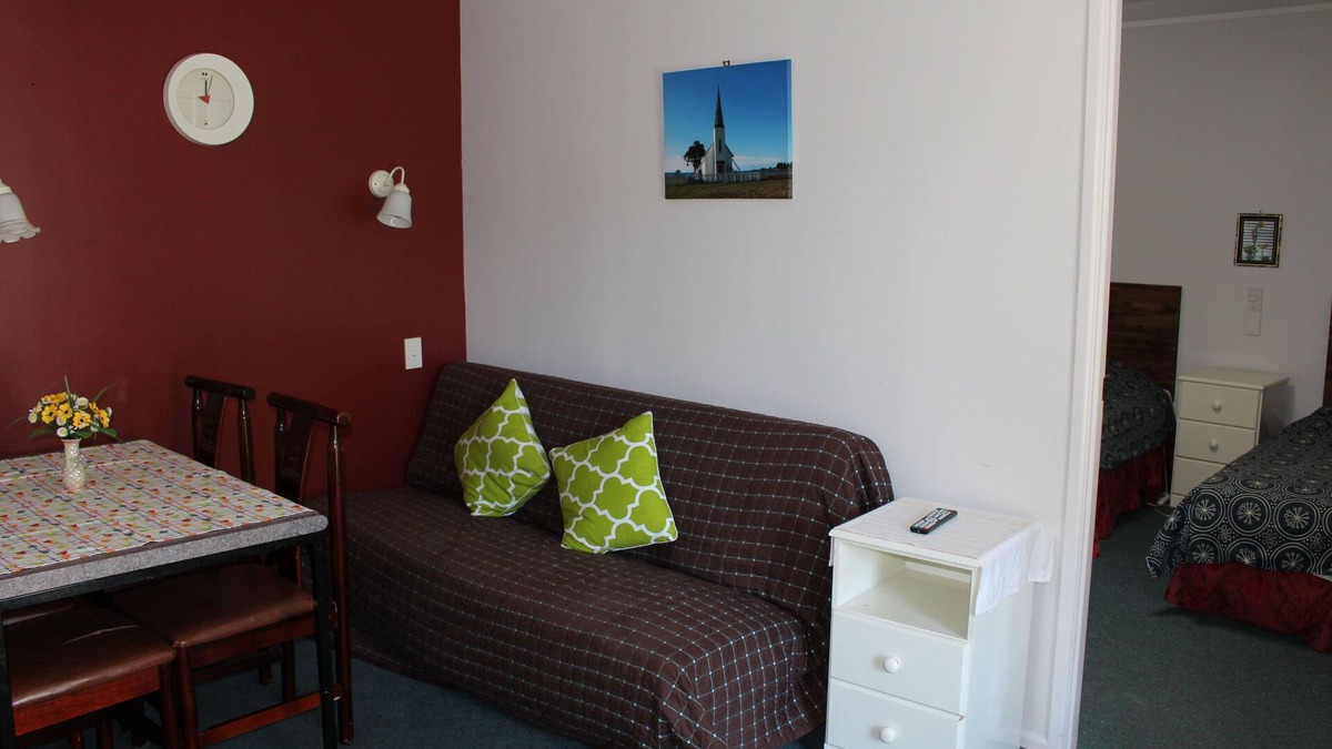 Papakura Hotel | Papakura Pioneer Motor Lodge and Motel