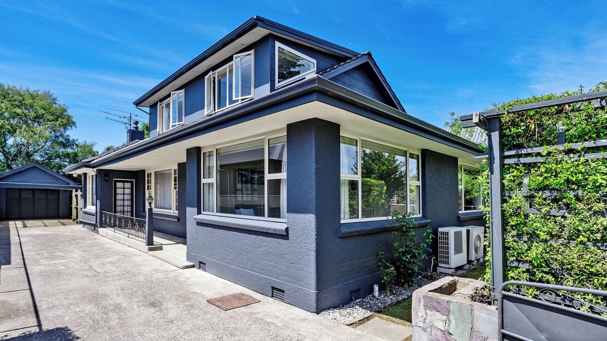 Invercargill House | Park View - Inner City Home - 4BDR