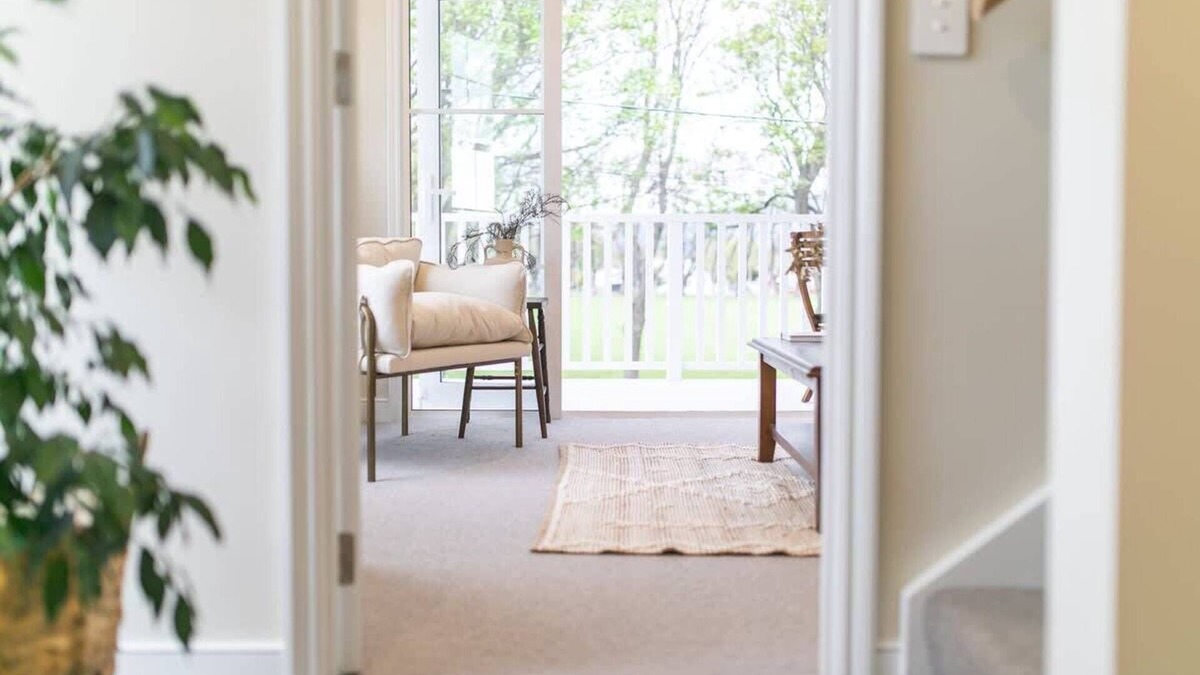 Christchurch House | Parkside Heritage Retreat 3-Bedroom Terrace Charm