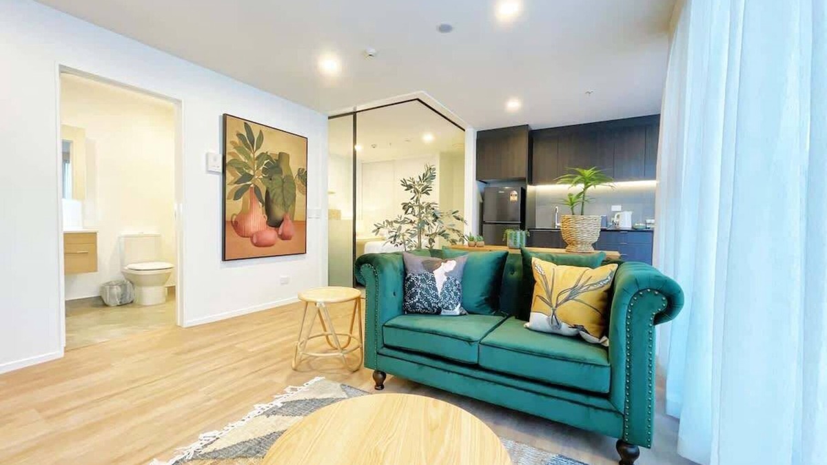 Newton Apartment | Parkside Living Unique1B Apt in CBD vs Pool & Gym