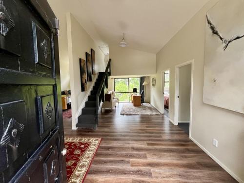 Hikuai House | Pauanui Orchard Farmstay - Pet Friendly!