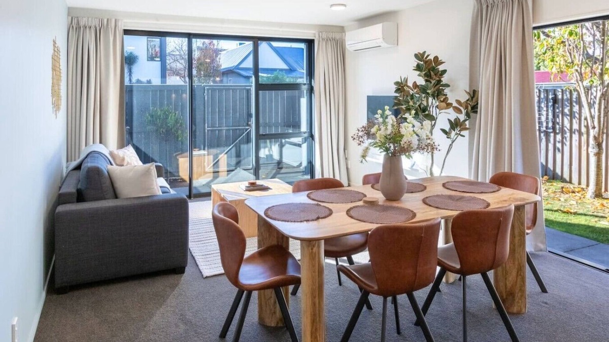 Christchurch City Centre House | Peaceful City Apartment | Parking+Near Hagley Park