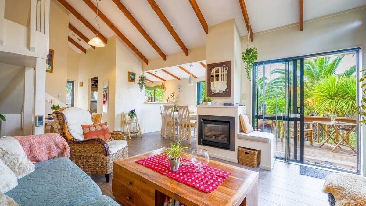 Northcross Cottage | Peaceful Cottage Escape Surrounded by Nature