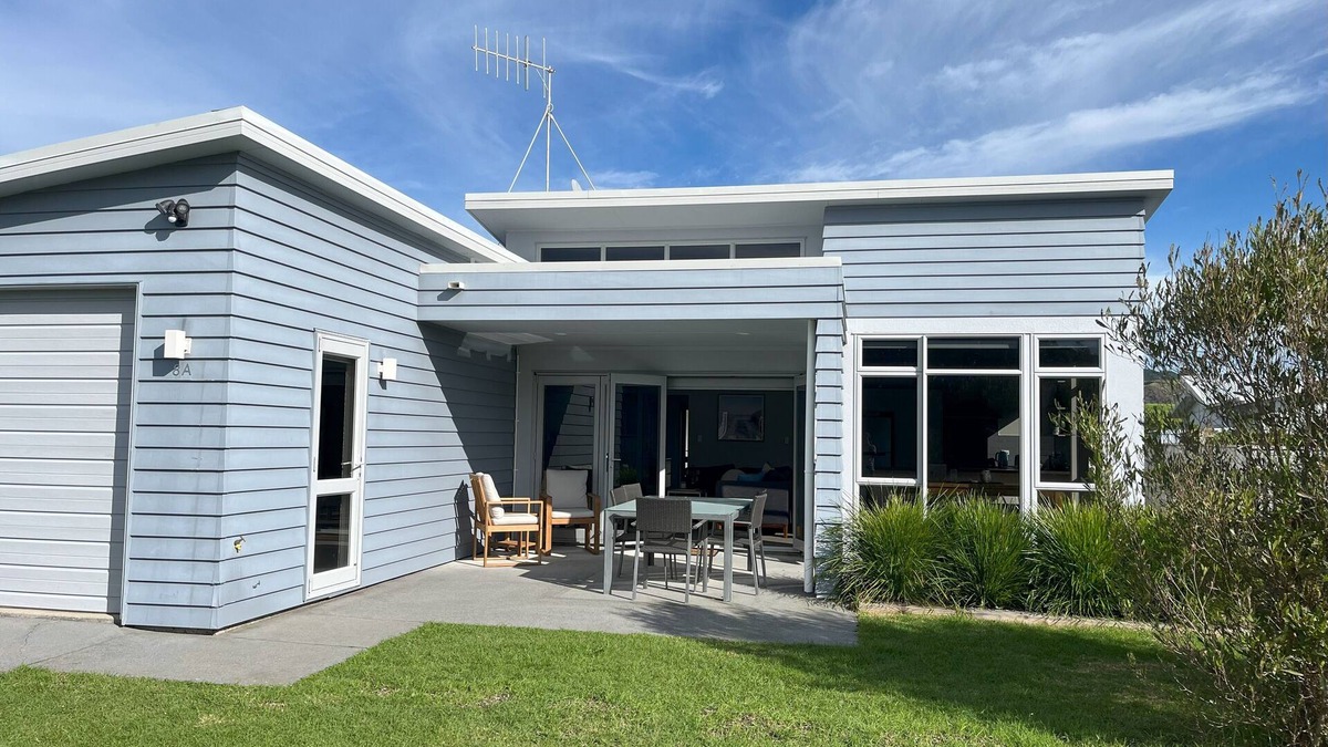 Waihi Beach House | Peaceful family retreat at Waihi Beach