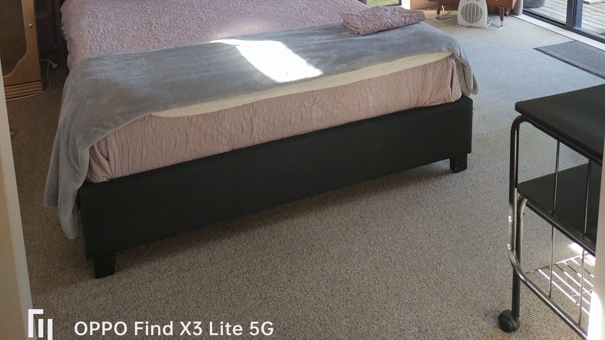 Hamilton House | Peaceful Large Room + Ensuite with Free Wifi