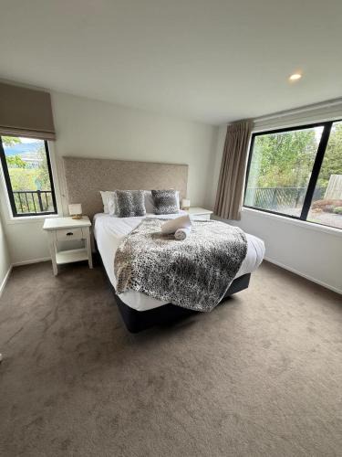 Lake Hayes House | Peppercorn Paradise