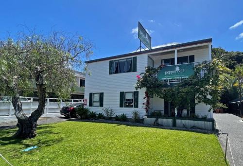 Paihia Hostel | Peppertree Lodge