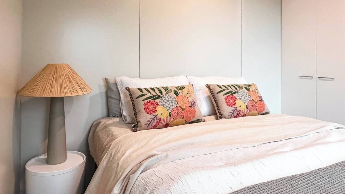 Hokitika Apartment | Perched on a peaceful ridge above the Tasman Sea, Luna Ridge Hokitika offers a modern yet cozy retreat.