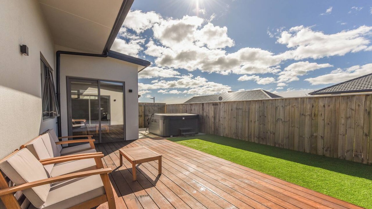 Richmond House | Perfect Stylish - Nelson Holiday Home