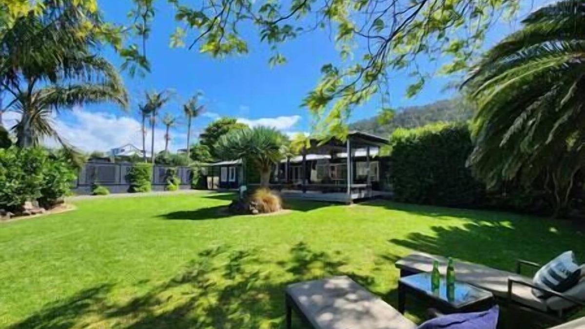 Hahei House | Pet friendly, big lawn and covered outdoor space to play, centrally located
