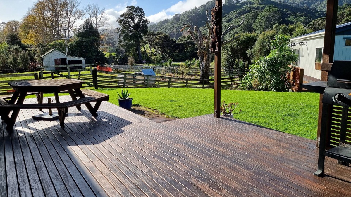 Coromandel House | Pet Friendly/Close to Town/Quiet Location/Internet/Smart TV/Fisherman Friendly
