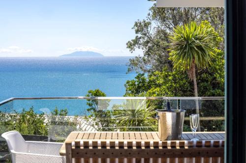 Waiheke Island House | Piemelon Bay Views - Coast & Country