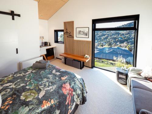 Akaroa Bed & Breakfast | Pinot's Pod