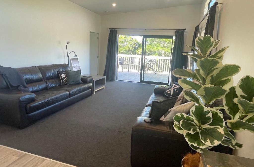 Ohakune House | Playground Fun & Spa on Town Doorstep!