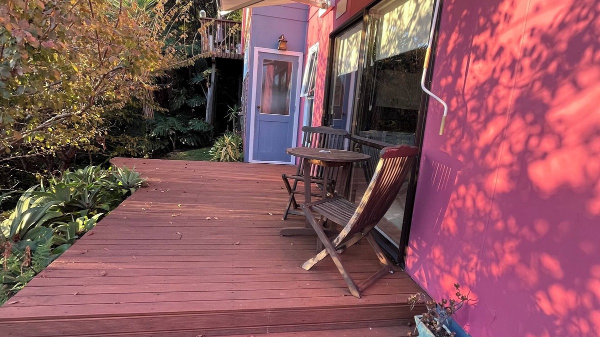 Russell Apartment | Plum Tree Apartment