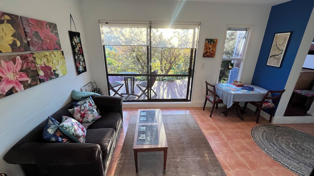 Russell Apartment | Plum Tree Apartment