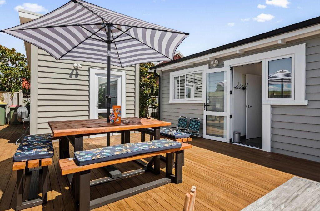 Waihi Beach House | Pohutukawa Cottage