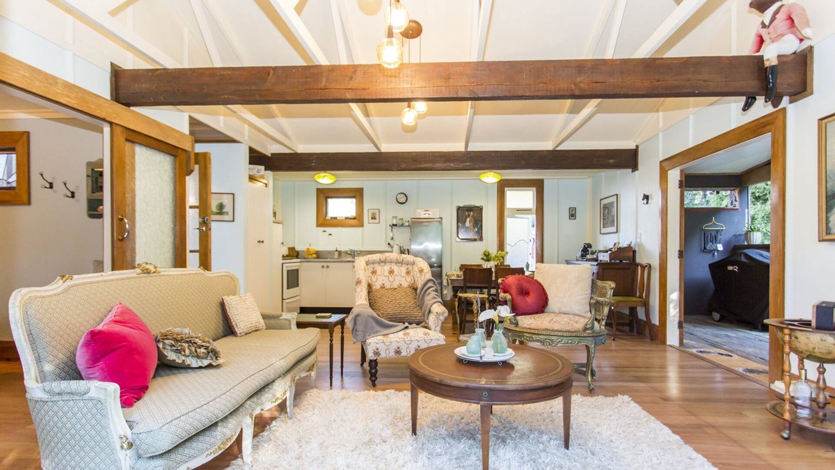 Oakura House | POND COTTAGE - PRIVATE & TRANQUIL: 4 BR, 2 BA House in Oakura, Sleeps 8