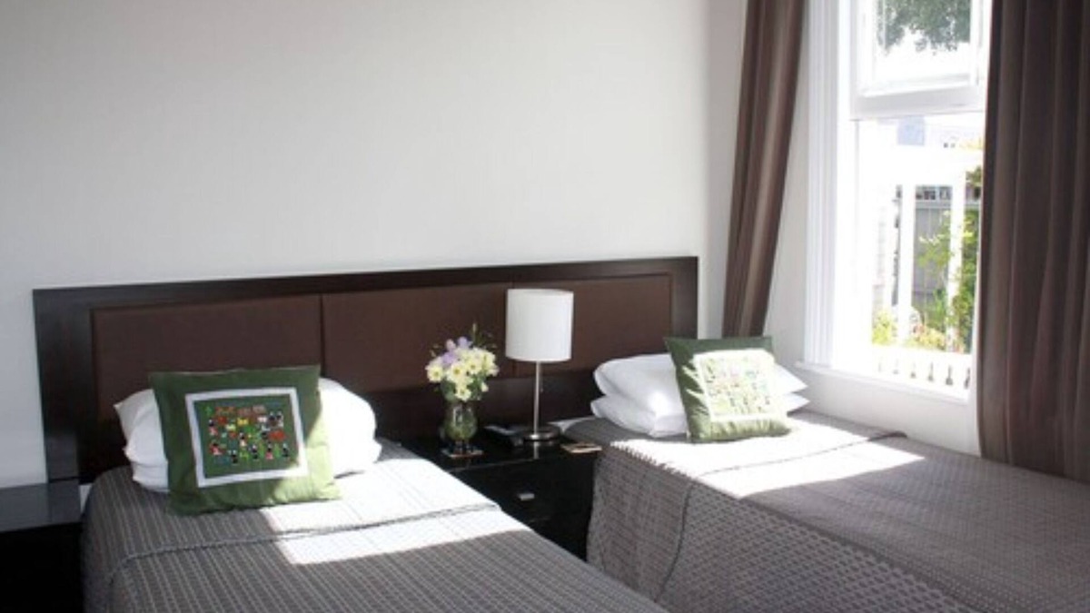 Ponsonby House | Ponsonby Manor