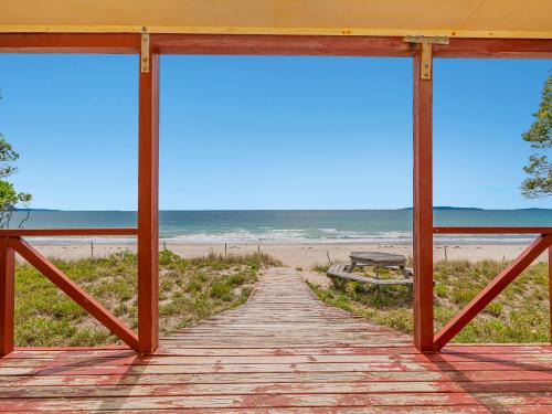 Whangapoua House | Poppy's Beach House - Beachfront Whangapoua Home