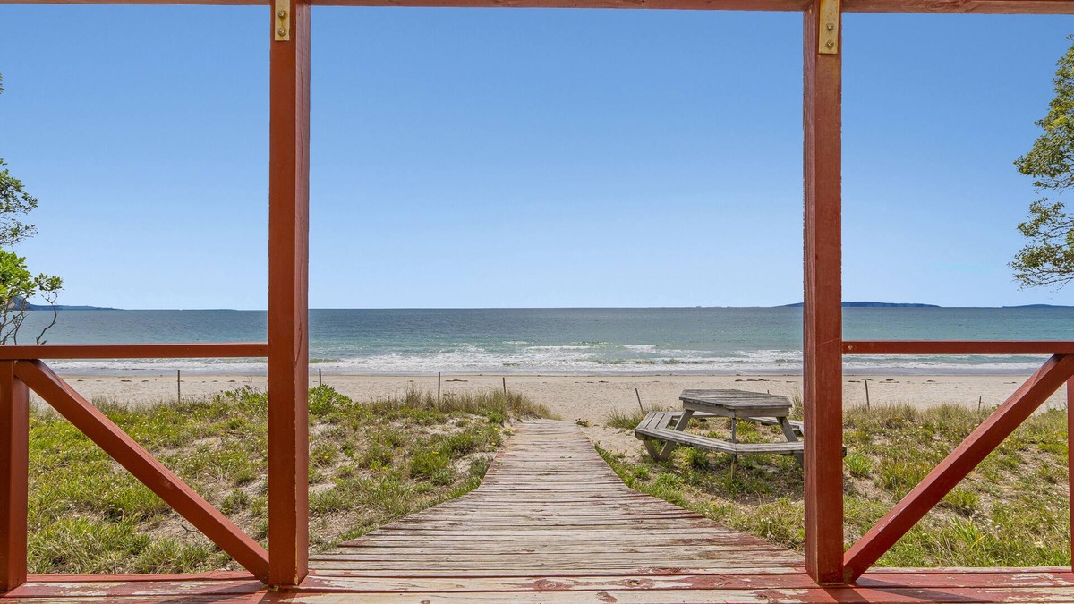 Whangapoua House | Poppy's Beach House - Beachfront Whangapoua Home