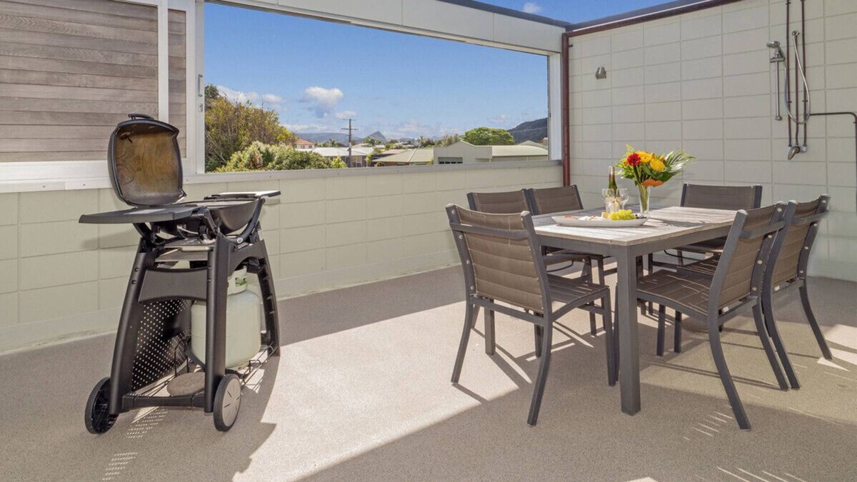 Whangamata Cottage | Port Break - Central Whangamata Apartment