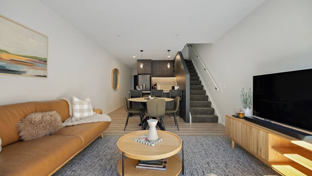 Frankton Villa | Prime Location with mountain views