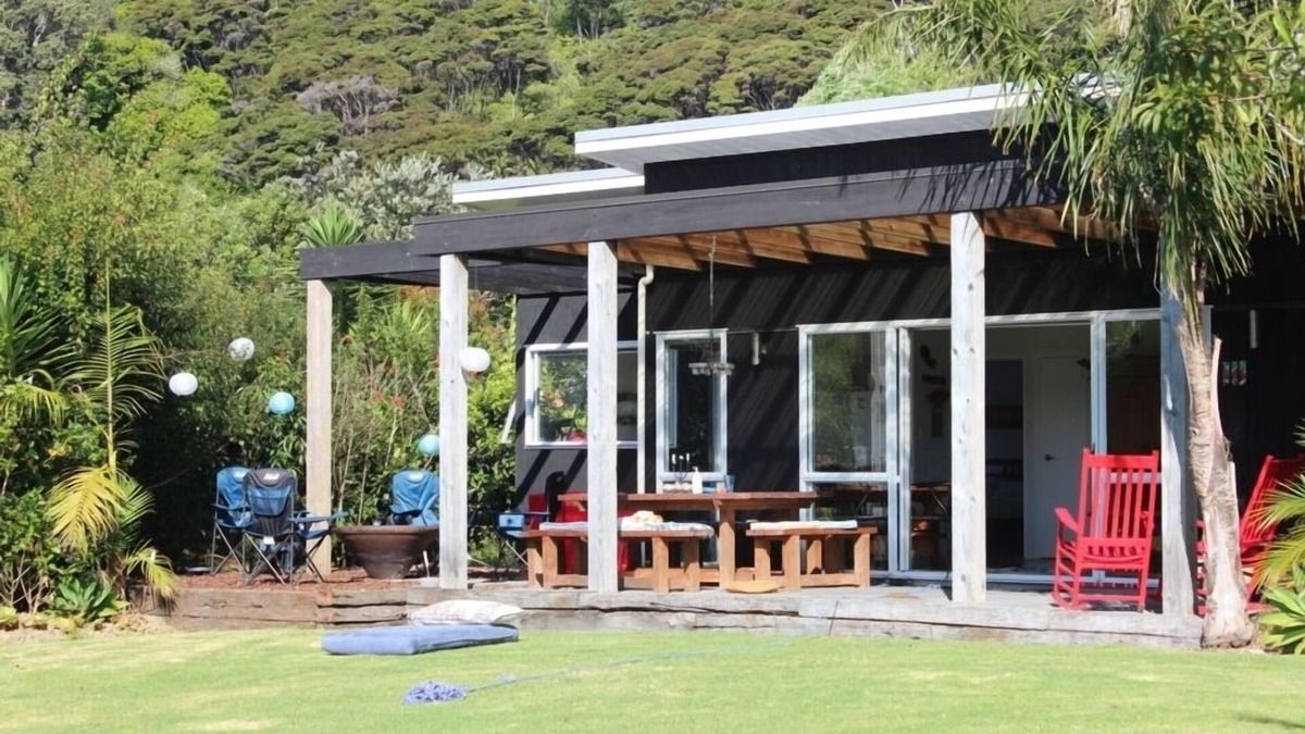 Whangapoua House | Privacy and family fun - Whangapoua gem -Opera 145