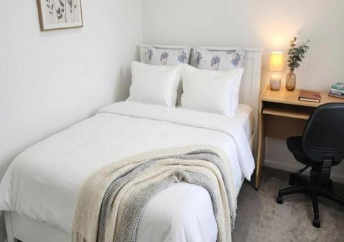Mount Roskill House | Private 1-Bedroom suite in 3 bedroom house