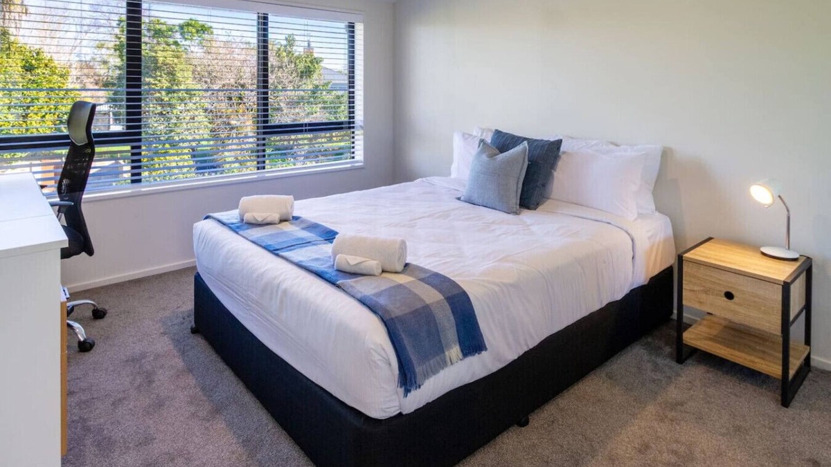 Saint Albans House | Private 3 Bedroom Home Perfect for large families