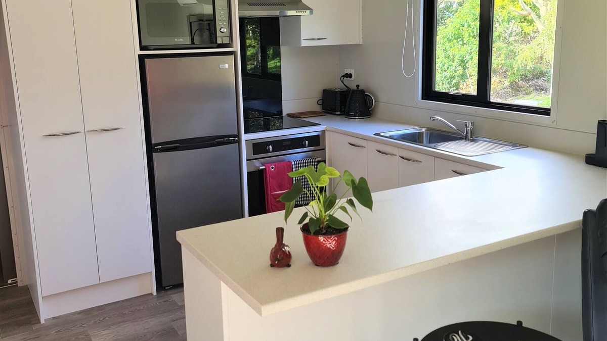 Paraparaumu Villa | Private Country Cottage