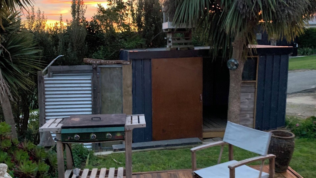 Kakanui House | Private Kakanui Beach Escape: Surfer’s Sanctuary, Fisherman's Paradise.
