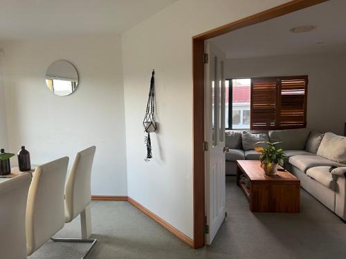 Mount Maunganui House | Private room by the beach
