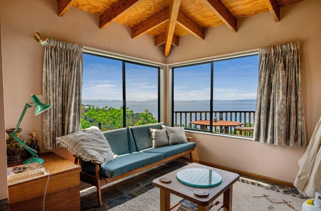 Pukawa House | Pukawa Paradise - Pukawa Holiday Home