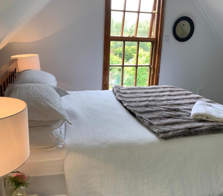 Brightwater Bed & Breakfast | Quail Farm, Colonial charm