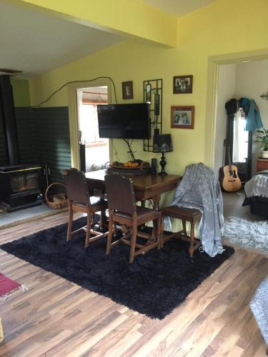 Motueka Valley Apartment | Quaint Country Cottage