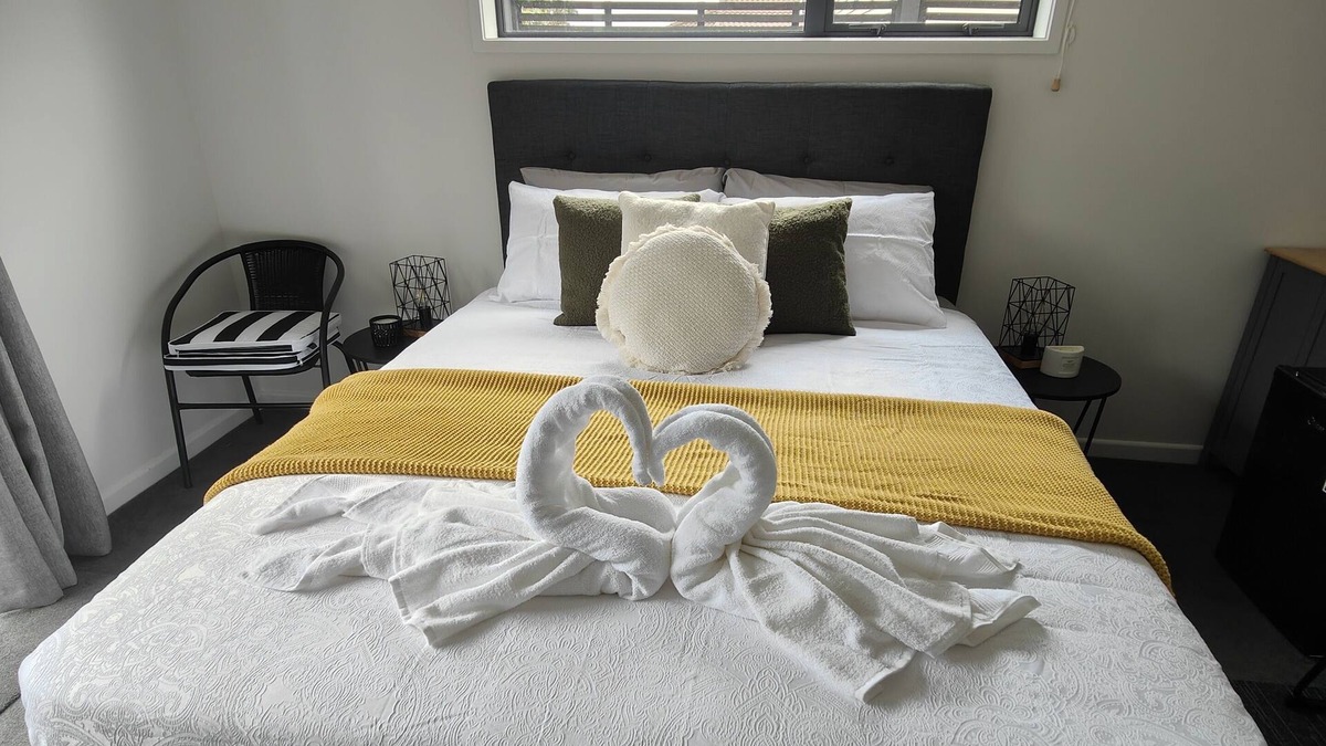 Pakuranga House | Quality Stay Private Guest Room in Town