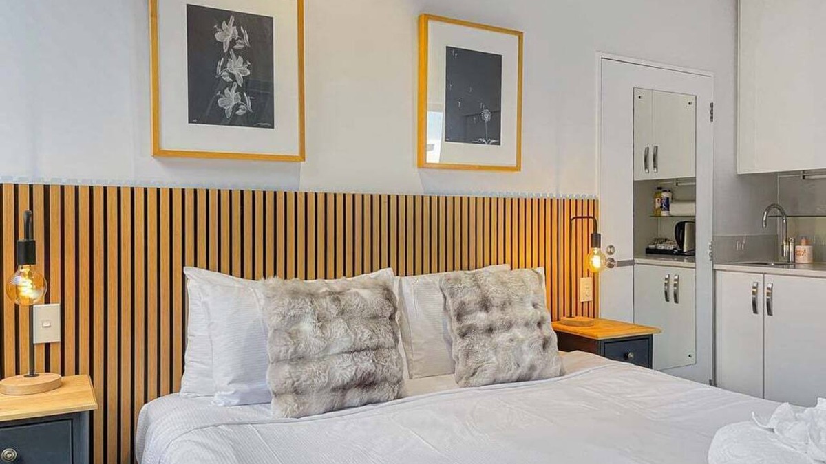Queenstown Resort | Queenstown Studio with Lake & Mountain Glimpses