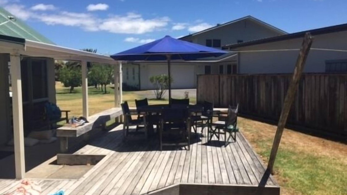 Matarangi House | Quiet established end of Matarangi,